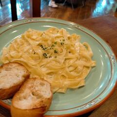 明日ランチ行ける方🍝😋
