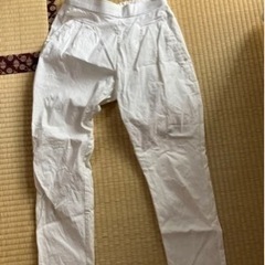 白ストレッチパンツ