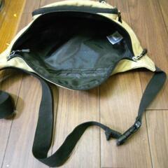 ウエストバッグReebokの画像