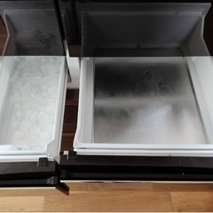 MITSUBISHI MR-WX70E-BR  三菱の大型冷蔵庫になります。 説明書も保証書も完備です。の画像