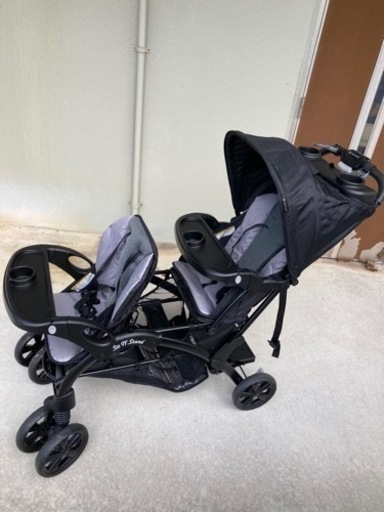 アメリカ製二人乗り用ベビーカー