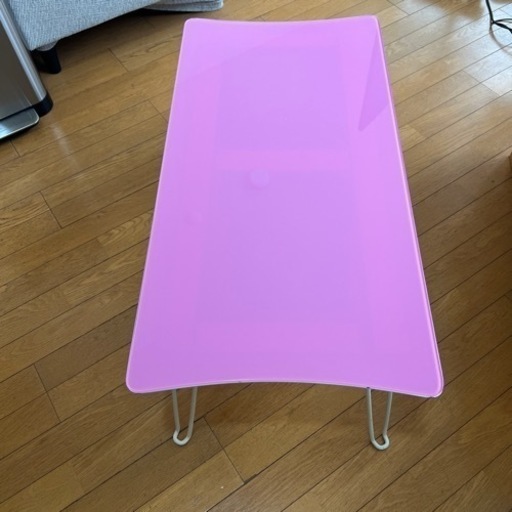 ガラス製ローテーブル