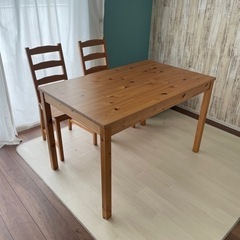 IKEA ダイニングテーブル(おまけで椅子二脚つき)