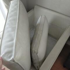 【至急処分】IKEA 本革　1Pソファ　白　格安でお譲りしますの画像