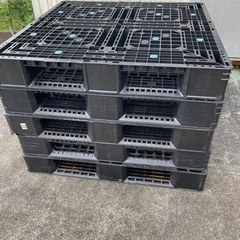 プラスチックパレット1100サイズ　1枚600円