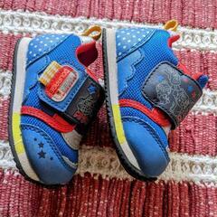 アンパンマンスニーカーの画像