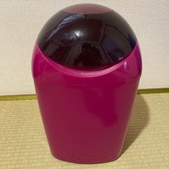 【美品・複数カートリッジ付き】コンビ　ポイテック　オムツ消臭ゴミ箱