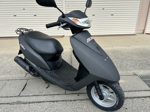 ☆ディオ低燃費4ストモデル☆外装カウル一式・前後タイヤ・バッテリー・シート・プラグ等新品交換^_^イロイロ整備で快調です☆流行りのマッドブラック！