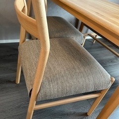 4人掛けダイニングテーブルセットの画像