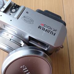 富士フイルム FUJIFILM X100F 本体のみ 傷や塗装剥がれあり ファインダーレンズ液晶は綺麗 動作確認済み Amazon | 富士フイルム(FUJIFILM) デジタルカメラ X100F