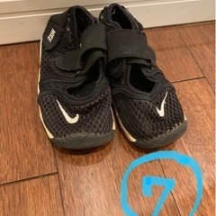 ベビーキッズサンダル、靴　まとめて12足の画像