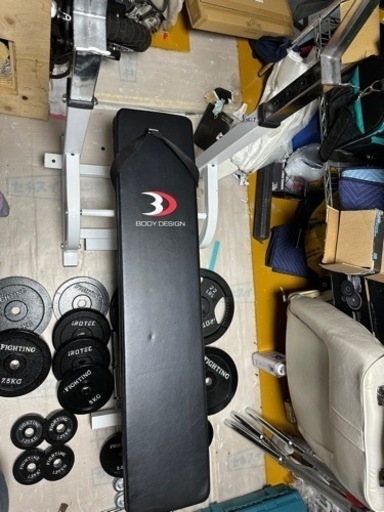 ベンチプレス　ダンベル　筋トレグッズ