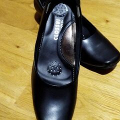 【成立】ほぼ新品　黒のシンプルパンプス★