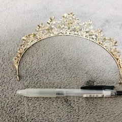 ティアラ　結婚式　ブライダル　ウェディング　ヘアアクセサリーの画像
