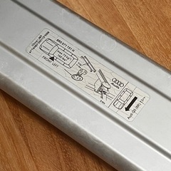 Audi Q5用  純正ルーフレール 　8R0071151Hの画像