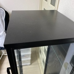 ガラス棚の画像