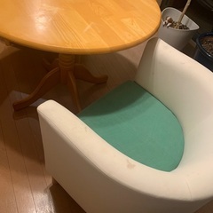 丸テーブル(径90cm 高70cm) とカウチ2脚セット
