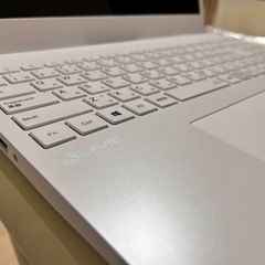 NEC LAVIE N15 N1535 ノートパソコンの画像