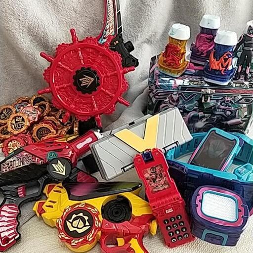 ヒーローおもちゃ★セットでどうぞ！