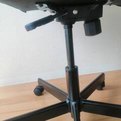 限定特価【IKEA】回転式・高さ調整可デスクチェア(ホワイト)の画像