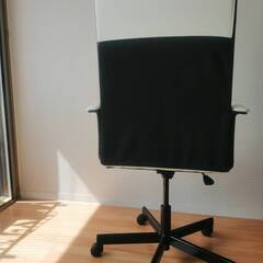 限定特価【IKEA】回転式・高さ調整可デスクチェア(ホワイト)の画像