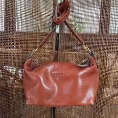 【おしゃれな質感上品フォルム】【中古】ungaro  レザーショルダーバッグ　斜めがけ　ブラウン　茶　の画像