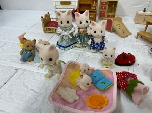 シルバニアファミリー シルクネコ 妖精 ショコラウサギ 家具 小物 パーツ まとめて 多数 不揃い 現状品 札幌市白石区 白石店