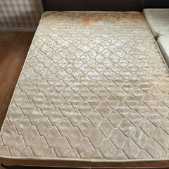 ダブルのローベッド