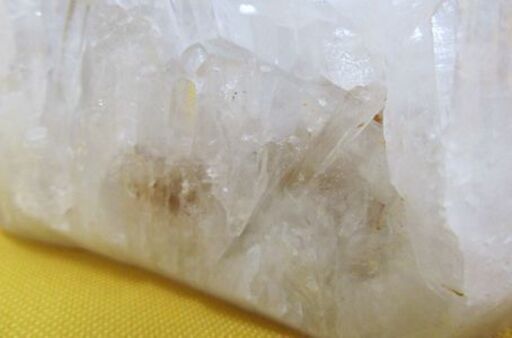 水晶 クラスター 置物 原石 台あり 1.3kg パワーストーン 札幌市北区屯田