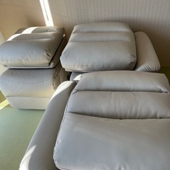 【ほぼ新品】ニトリ　電動リクライニングソファの画像