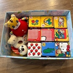 ベビーおもちゃ詰め合わせ　ハローキティ　しまじろう　みいつけた！