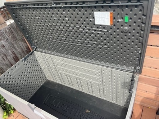 COSTCO LIFETIME 150ガロン デッキボックス 