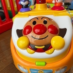 アンパンマン号　アンパンマンよくばりビジーカー　乗り物