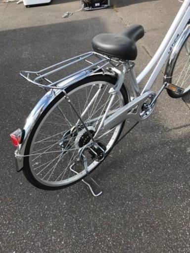 美品【26インチ】Shimano シマノ LETICIA レティシア シルバー 7段階切り替え付き 自転車