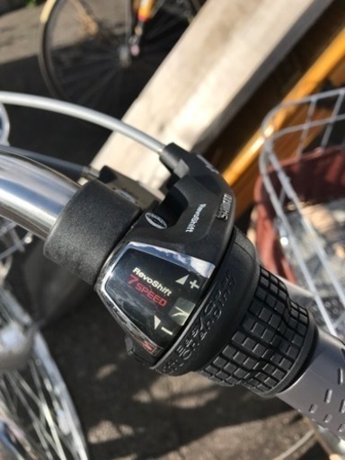 美品【26インチ】Shimano シマノ LETICIA レティシア シルバー 7段階切り替え付き 自転車