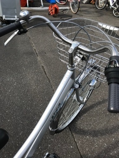 美品【26インチ】Shimano シマノ LETICIA レティシア シルバー 7段階切り替え付き 自転車