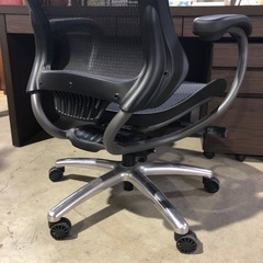 プレジデントチェア 上下油圧式  回転式 美品 メッシュの画像
