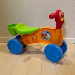 アンパンマン　バギー　三輪車　ストライダー