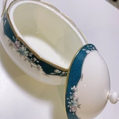 ノリタケ入れ物高級感の画像
