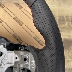 【新車外し】60ハリアー　純正革巻きステアリング　0008の画像