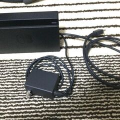【最終値下げ】Nintendo Switch 本体と付属品セット（充電ドック、専用ケース、他付属品、外箱付き）の画像