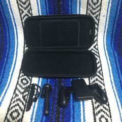 【最終値下げ】Nintendo Switch 本体と付属品セット（充電ドック、専用ケース、他付属品、外箱付き）の画像