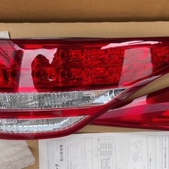 【美品】50エスティマ　純正テールレンズ一式　0001の画像