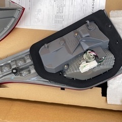 【美品】50エスティマ　純正テールレンズ一式　0001の画像