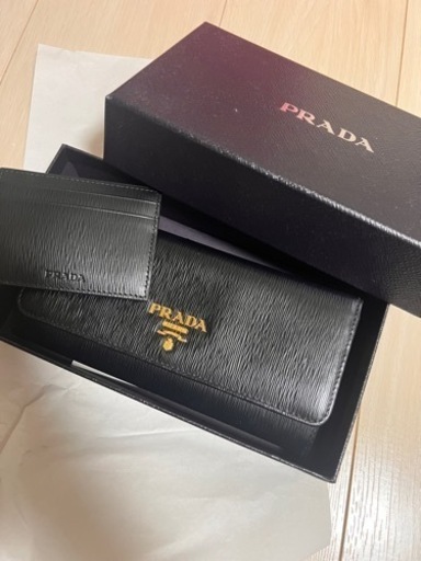 値下げ！【PRADA長財布  黒 美品本物】