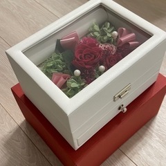 プリザーブドフラワー　白の箱