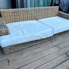 ラタンソファーの画像