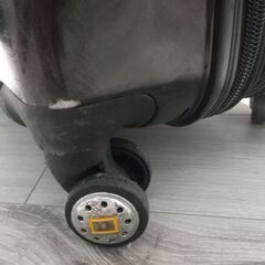 機内持ち込みスーツケース 拡張可能の画像