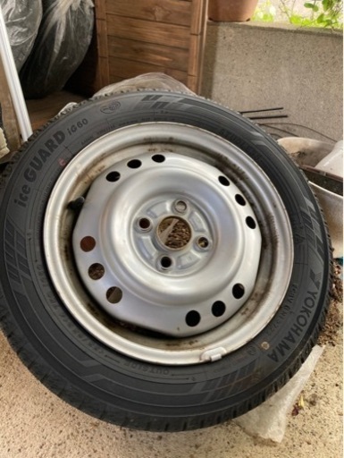 [受け渡しが決まりました]スタッドレスタイヤ　4本