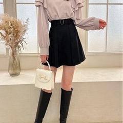 【未使用】GRL ラッフルアシンメトリーパールボタンブラウスの画像